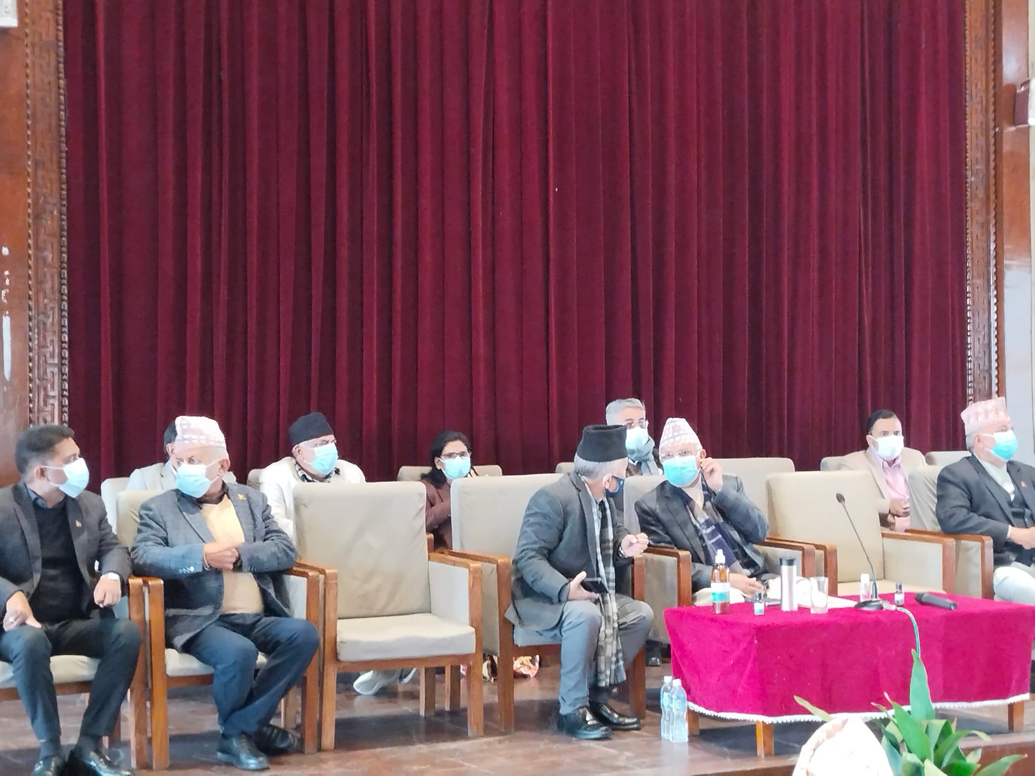 एमालेको संसदीय दलको बैठक शुरू