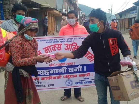 हुम्लामा एक हजार थान मास्क वितरण 