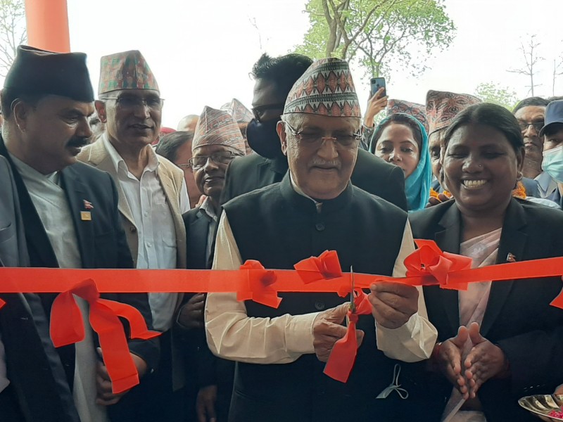 अध्यक्ष ओलीद्वारा टावर उद्घाटन