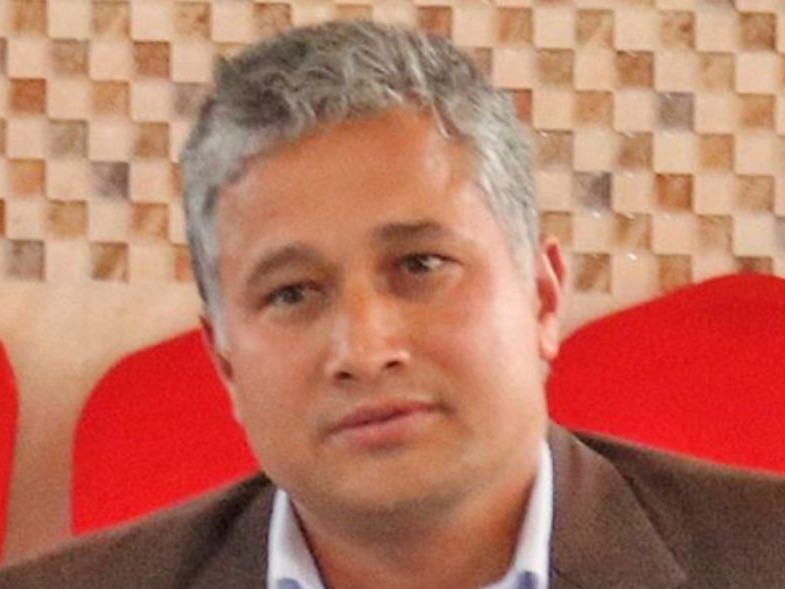 आयोगका सदस्य शाहीले मुख्यमन्त्रीलाई राजीनामा बुझाए