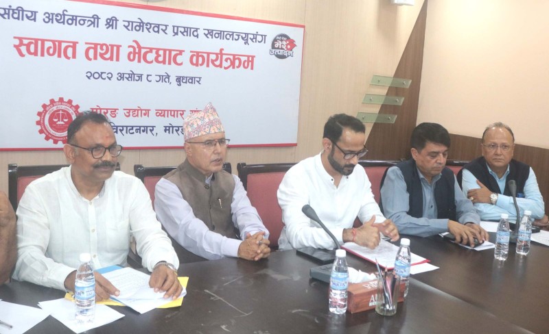 ‘मुलुकको स्वार्थ रक्षाका लागि प्रतिबद्ध छु’: अर्थमन्त्री खनाल