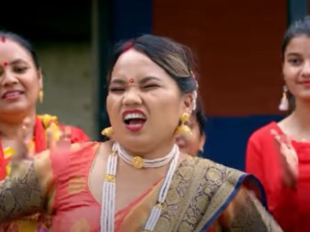 जानकीले ल्याइन् 'ढाड दुखेर कक्रक्क' तीज गीत