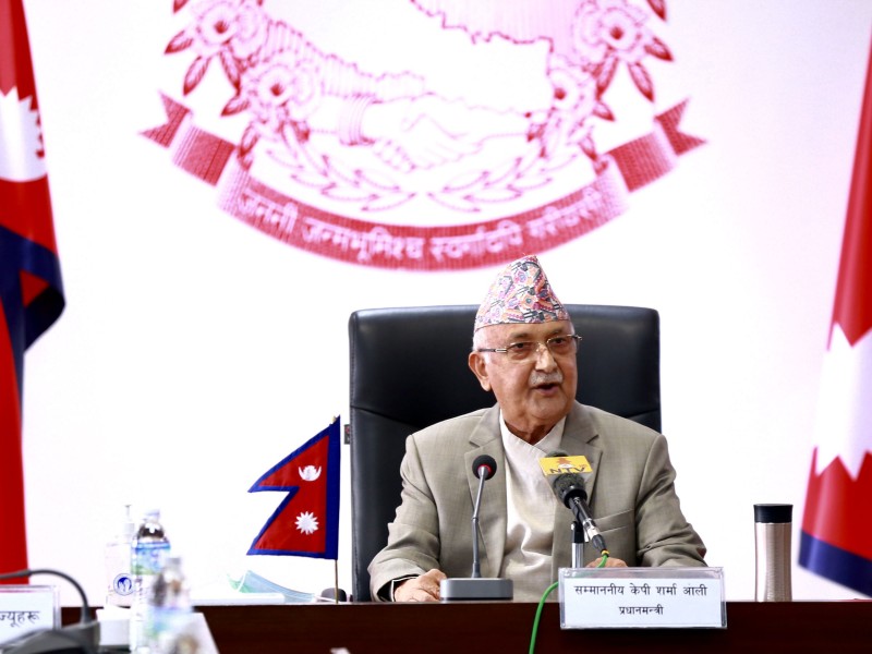 अदालतले राजनीतिक विषयमा हात हालेको छ : ओली