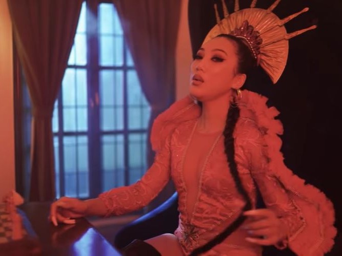 हलिउड स्टाइलको म्युजिक भिडियोमा परमिता