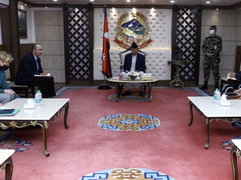 प्रधानमन्त्री र फ्रान्सेली प्रतिनिधिमण्डल बीच भेट