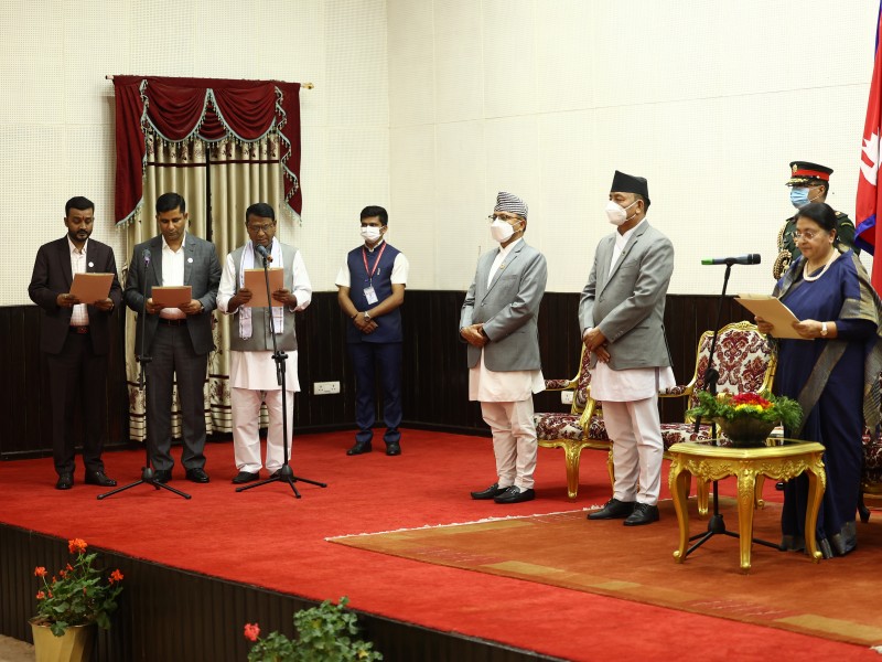राष्ट्रपतिसमक्ष नवनियुक्त तीन मन्त्रीको शपथ