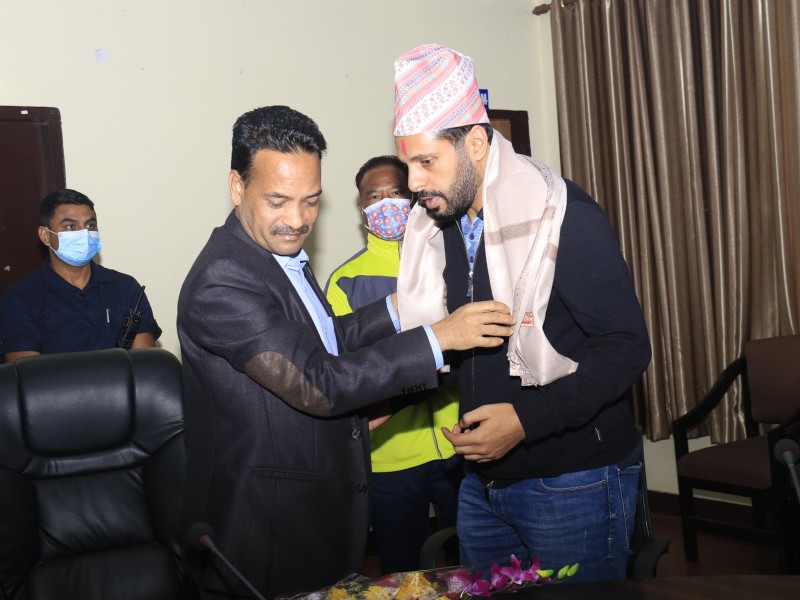 नेपाली राष्ट्रिय फुटबल टिमका मुख्य प्रशिक्षक अल्मुताइरीलाई सम्मान