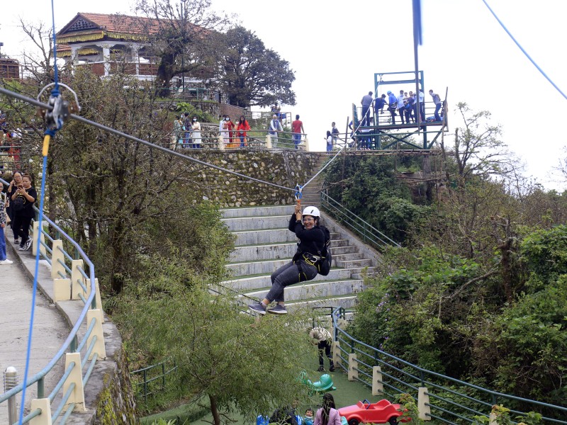 चन्दागिरि खुलेकै दिन आज दुई हजार पुगे