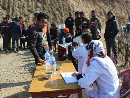 सडकमै चालकको आँखा र रक्तचाप जाँच