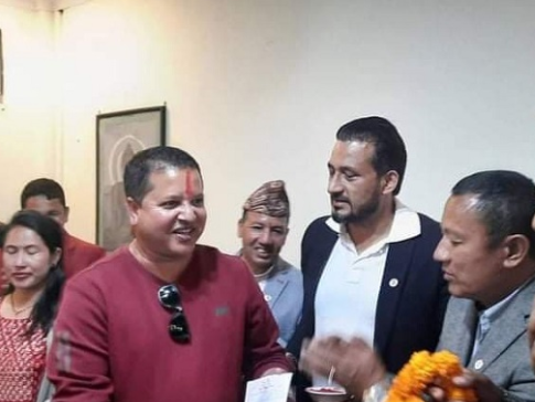 एमालेबाट निर्वाचित वडाध्यक्ष कांग्रेसमा प्रवेश