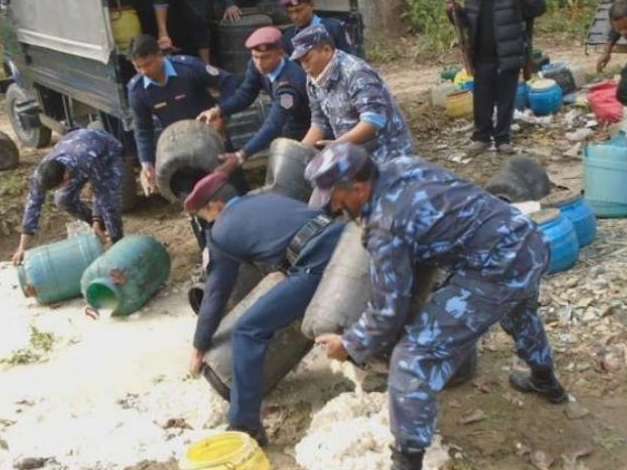 एकसय ७० लिटर घरेलु मदिरा नष्ट