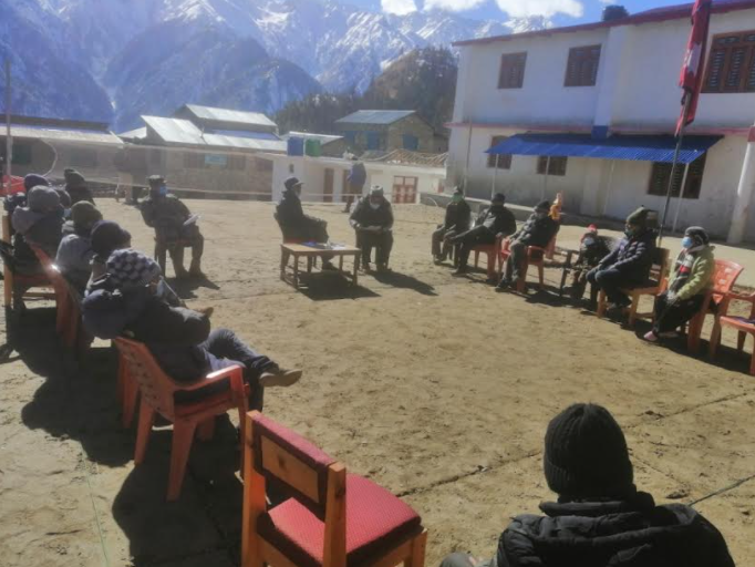 चामल ढुवानी कार्यलाई तिब्रता दिन हुम्लावासीको माग
