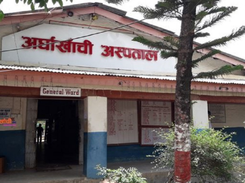 अस्पताललाई स्वास्थ्य सामग्री हस्तान्तरण