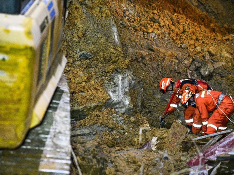 चीनको गुइझोउ प्रान्तमा पहिरोमा परी ५ जनाको मृत्यु ९ जना बेपत्ता
