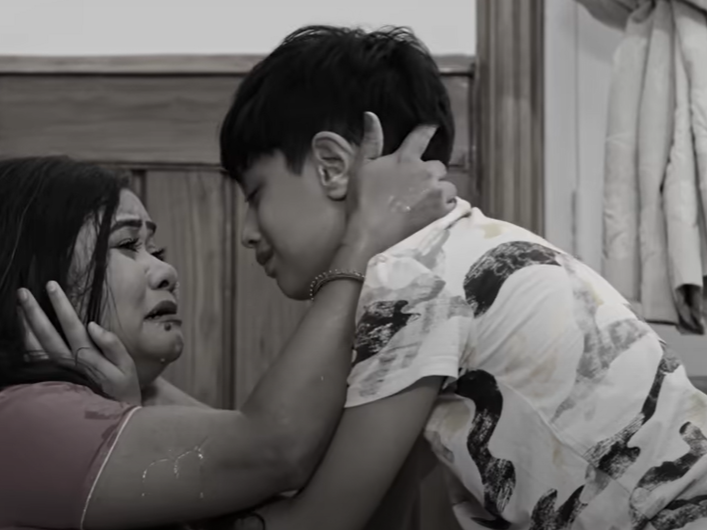 बाल गायक अशोक दर्जीले गाए हिन्दी गीत