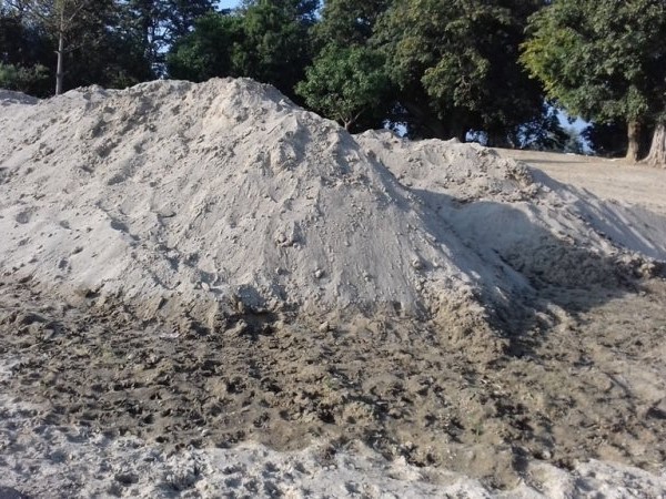 अवैधरुपमा उत्खनन गरी निकालिएको बालुवा लिलाम गरिने