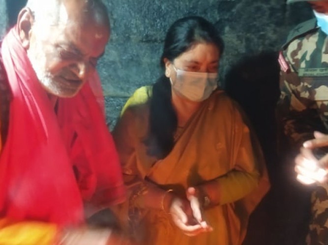 राष्ट्रपति भण्डारीबाट जलेश्वरनाथ महादेव मन्दिरमा पूजाअर्चना