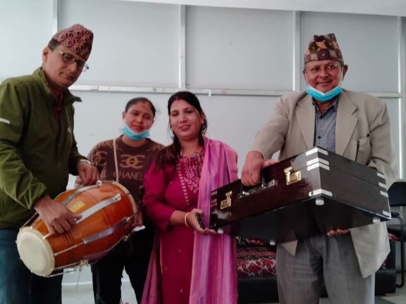 मन्दिरलाई बाजा सामग्री