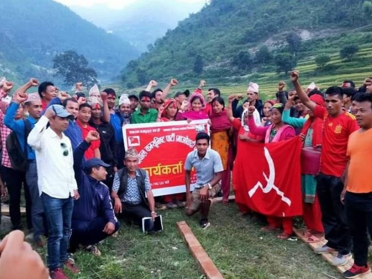 सल्यानमा एमालेबाट दर्जनौं माओवादीतिर