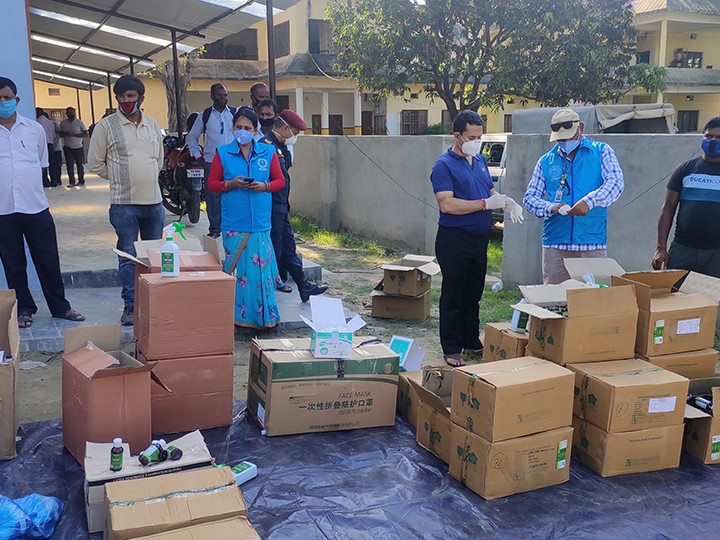 स्थानीय तहलाई स्वास्थ्य सामग्री वितरण