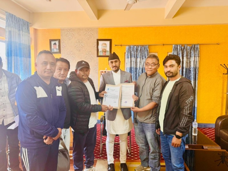 हुम्लाको दुर्गम क्षेत्रमा दूरसञ्चारको पहुँच पुर्‍याउन सञ्चारमन्त्रीसमक्ष अनुरोध