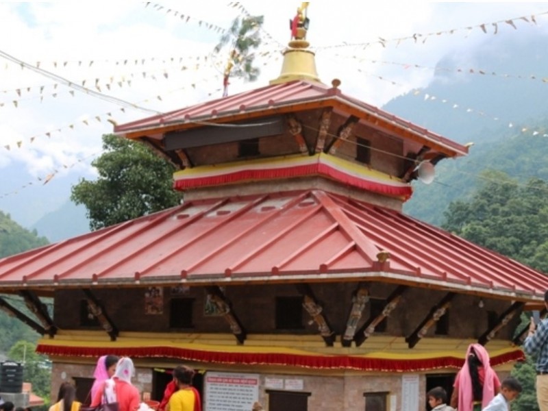 गलेश्वर मन्दिरमा पित्तलको छाना