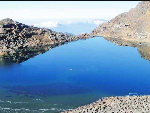 गोसाइँकुण्ड आउन थाले तीर्थयात्री 