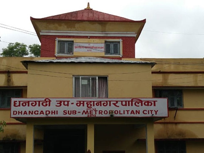 सरकारी कार्यालय धमाधम बन्द 