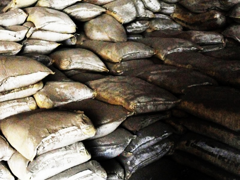 दैलेखमा स्कुलको सिमेन्ट वडाध्यक्षद्धारा हिनामिना