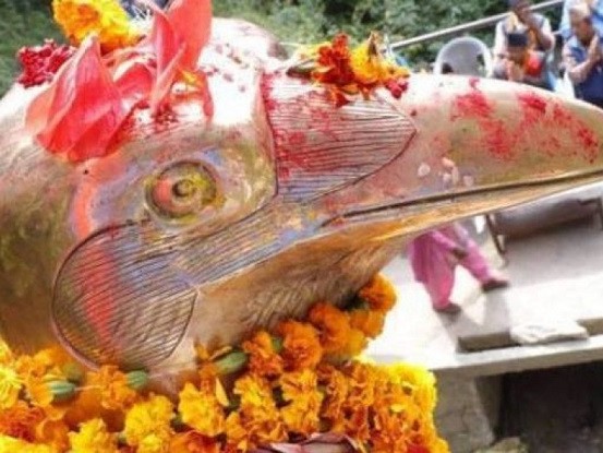 कागेश्वरी धामको कागको अष्टधातुको मूर्तिमा विशेष पूजा आराधना