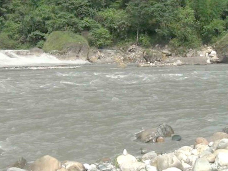 राहुघाट खोला थुनियो, तटीय क्षेत्रका बासिन्दालाई सतर्क रहन आग्रह