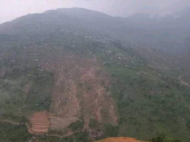 भारी वर्षाले कालिकोटको नरहरिनाथमा भीषण पहिरो 