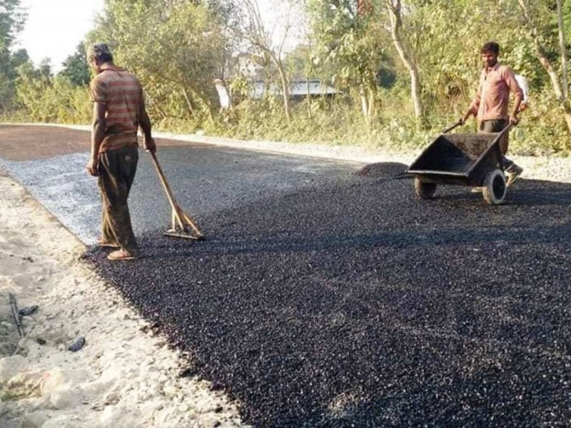 ट्रयाक खुलेको २९ वर्षमा सडक कालोपत्र