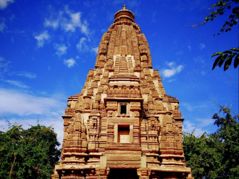 काँक्रेविहार मन्दिर भित्रबाट पानी चुहिन थाल्यो