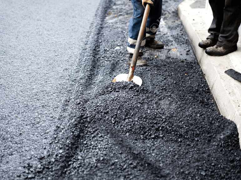 घोडेपानी जोड्ने सडक कालोपत्र गरिँदै