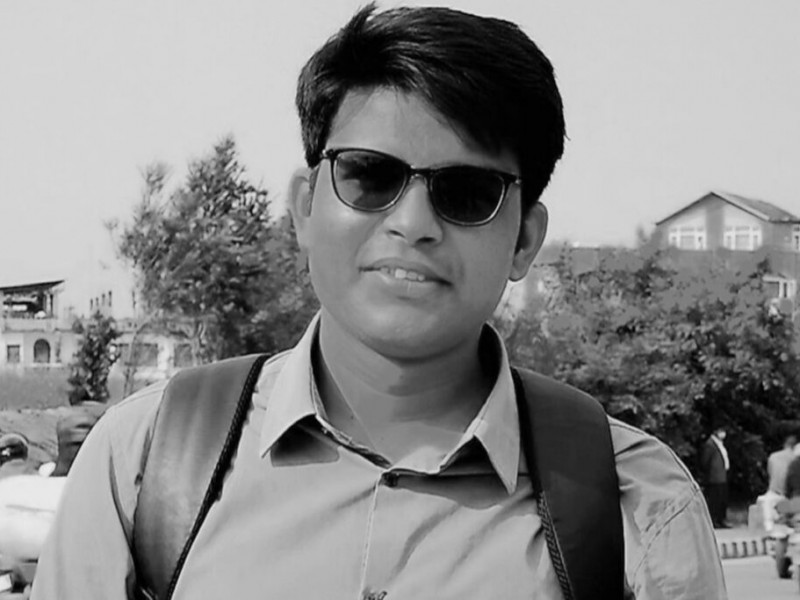 पत्रकार एलबी विश्वकर्माको परिवारलाई मन्त्री झाँक्रीको आर्थिक सहयोग