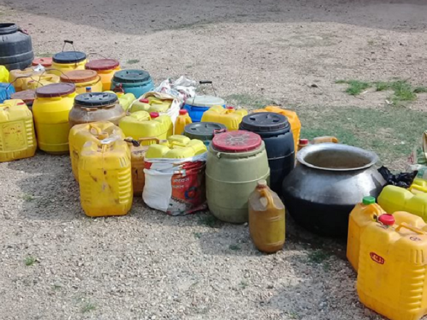 सुर्खेतमा सात हजार लिटर अवैध घरेलु मदिरा नष्ट