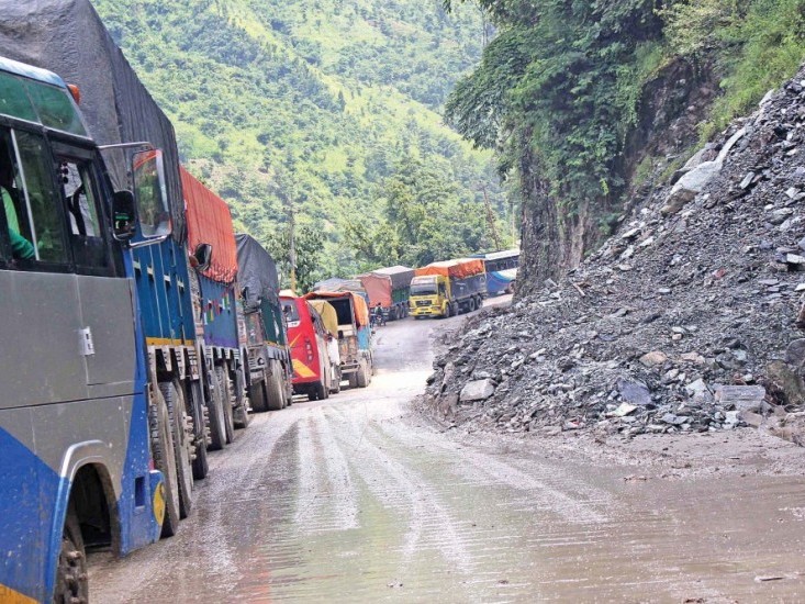 सडक भासिए पनि यातायात अवरोध छैन