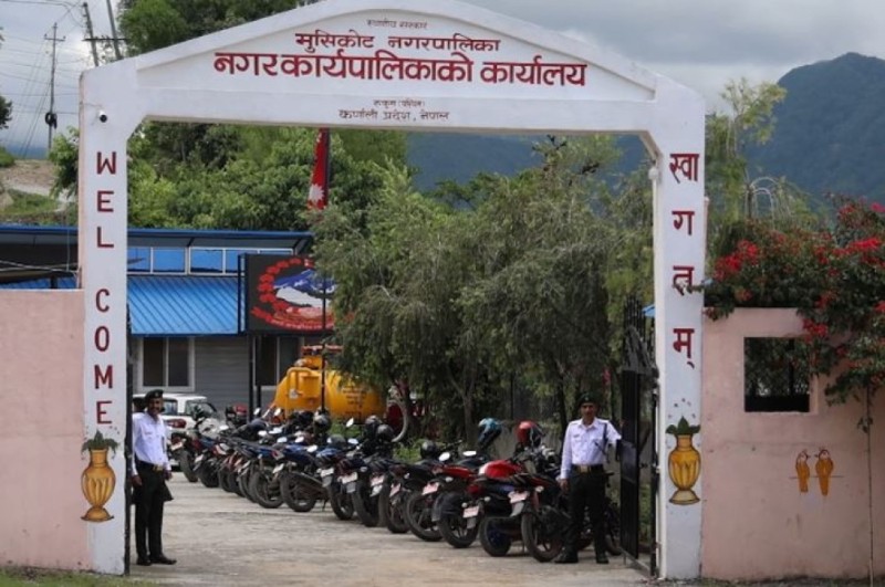 मुसिकोट नगरपालिकाले फिर्ता गर्‍यो करार कर्मचारी बर्खास्तको निर्णय