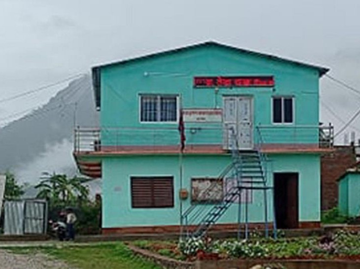 सल्यानमा जनप्रतिनिधि र कर्मचारीबीच विवाद हुँदा नगरसभा भएन