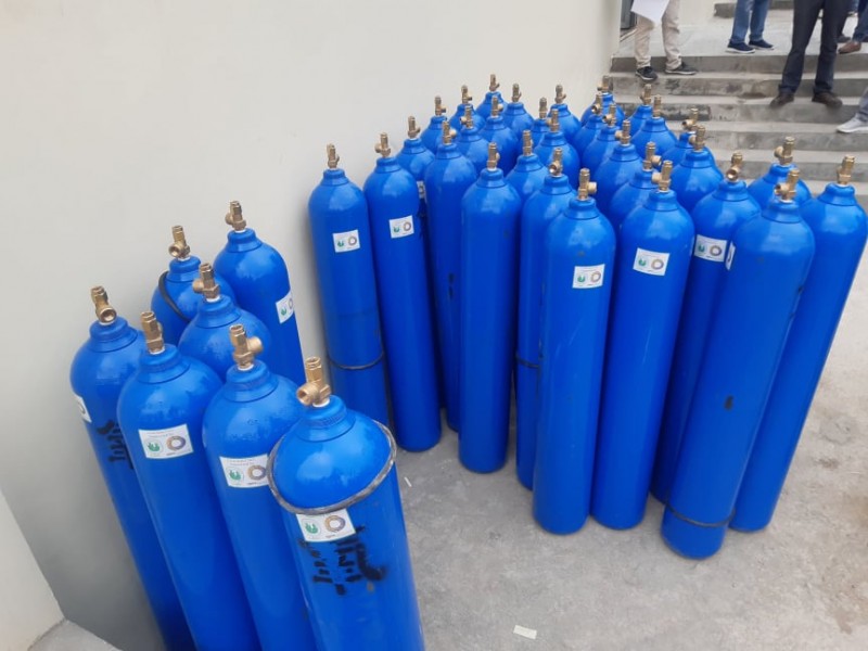 भरियालाई बोकाएर अक्सिजनको जोहो