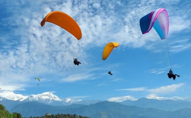 जुम्लाको गुठीचौरमा प्याराग्लाइडिङ महोत्सव