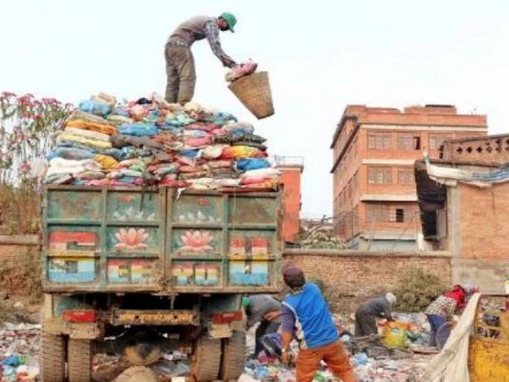 उठ्न थाल्यो बनेपाको फोहर