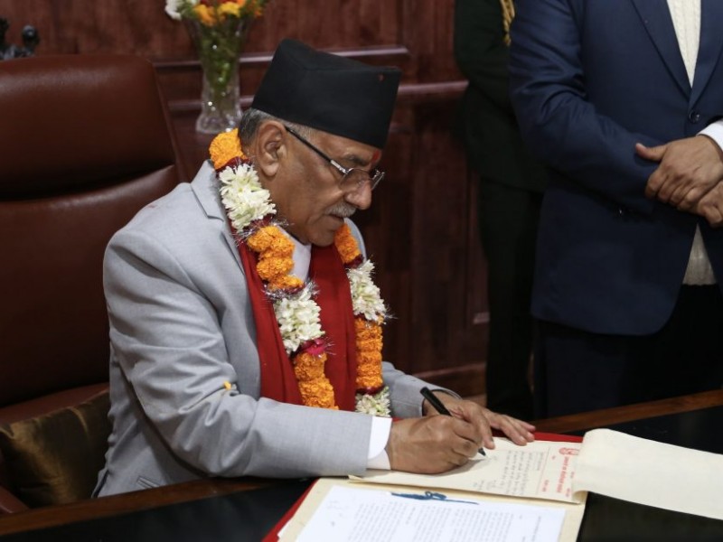 प्रधानमन्त्रीद्वारा सिंहदरबार पुगेर पदबहाली