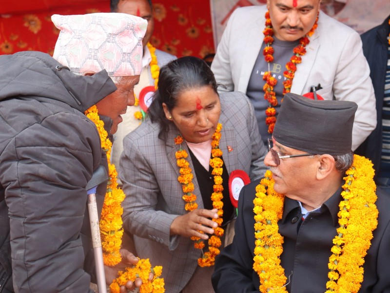 जुम्लाकी युवा नेतृ बुढाको ‘छरिएका खुसीहरु’ विमोचन