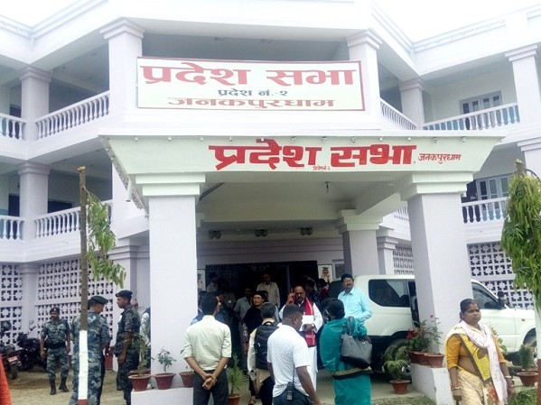 कारण देखाउ आदेश जारी