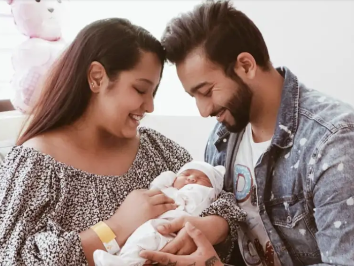 आमा बनिन् प्रियंका