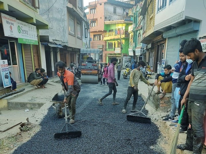 कार्यकालको अन्त्यतिर सडक निर्माण धमाधम