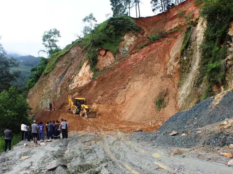 मध्यपहाडी राजमार्गका आयोजना प्रमुखसहित पाँचविरुद्ध मुद्दा 