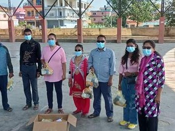 गुर्भाकोट र भेरीगंगामा स्वास्थ्य सामग्री वितरण